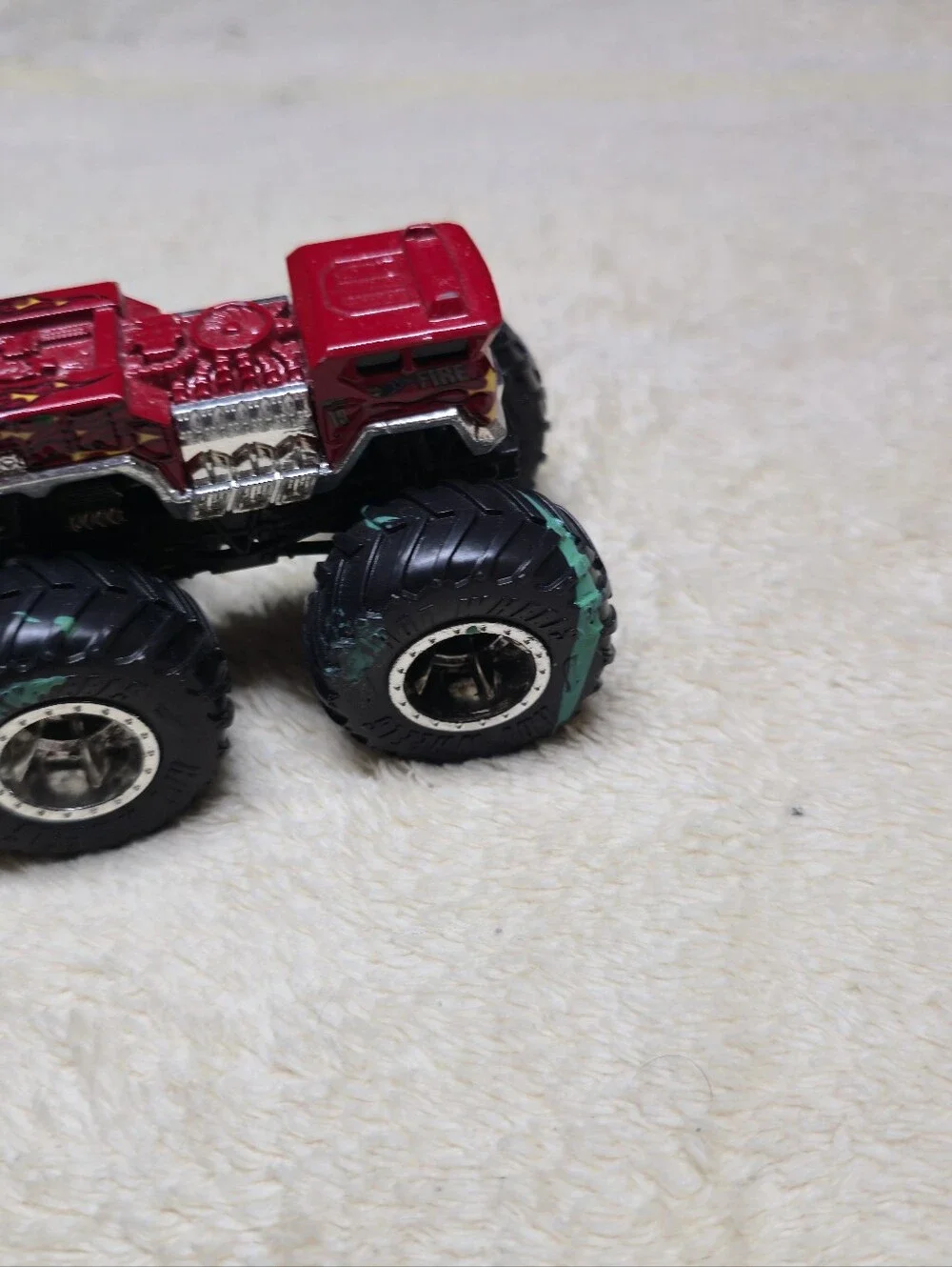 Hot Wheels FIRE ENGINE 19 Monster Jam Trucks 1/64 RED